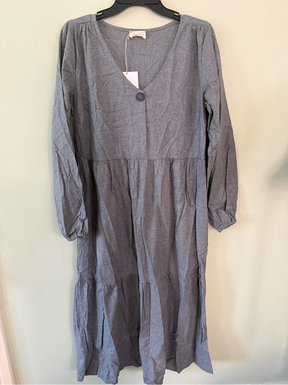 V-Neck Long Sleeve Tiered Dress in Gray